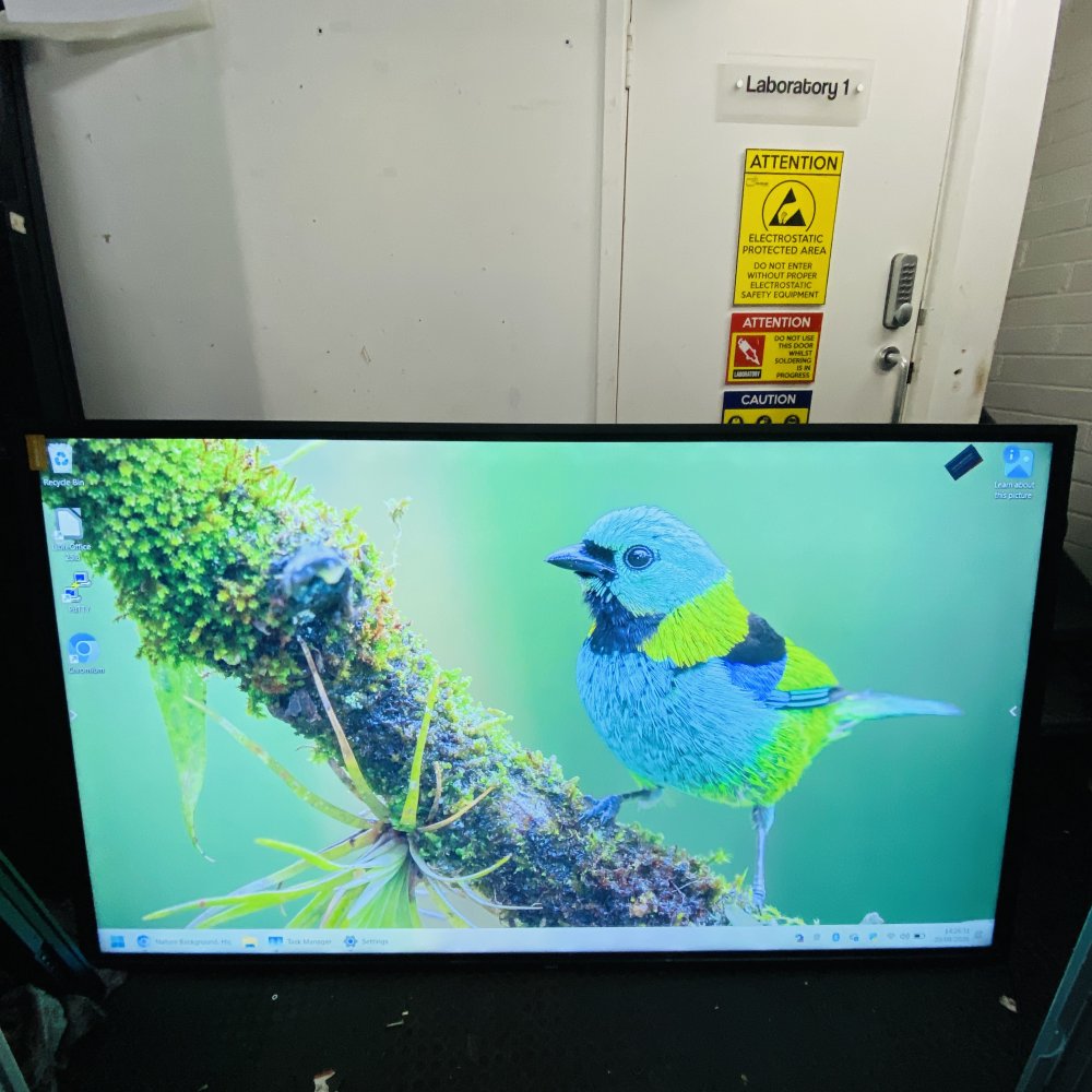Philips 86BDL3652T LCD Touchscreen Display Monitor USB HDMI DisplayPort