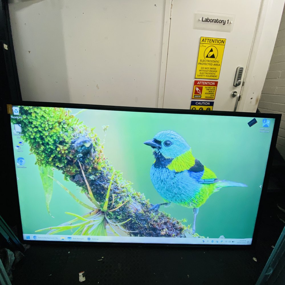 Philips 86BDL3652T LCD Touchscreen Display Monitor USB HDMI DisplayPort