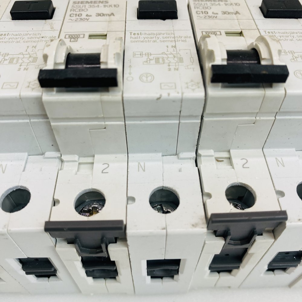 Siemens 5SU1 354-1KK16 RCBO C18 30mA 230V Circuit Breaker Lot Grade C