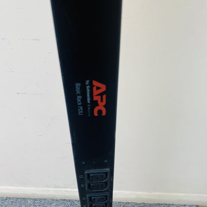 APC AP7552 Basic Rack PDU 0U Vertical 24-Outlet 230V 16A Used (Grade D)