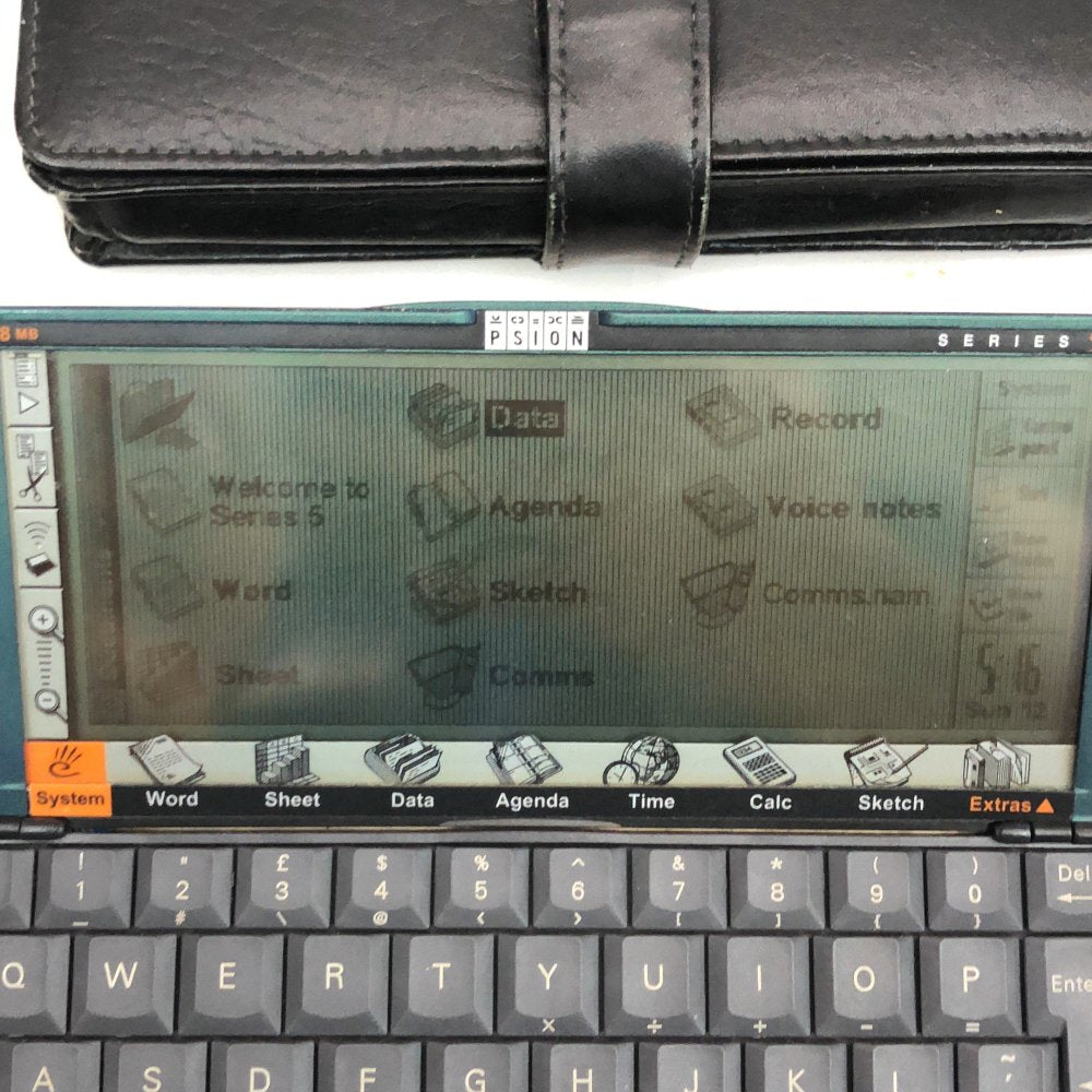Psion Series 5 8MB PDA QWERTY Organizer with Leather Case and Stylus