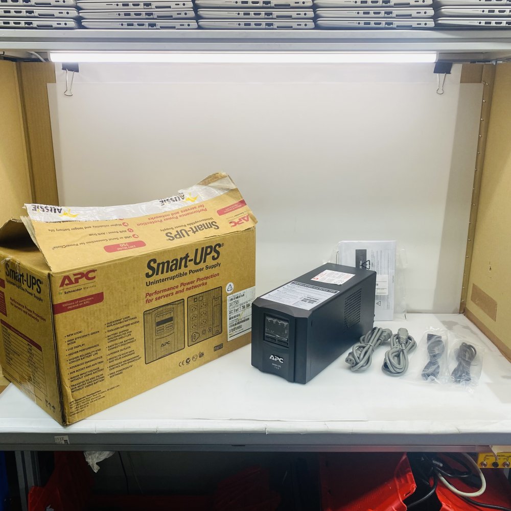 APC Smart-UPS 750 SMT750I 750VA 500W LCD UPS 230V USB Serial Cables