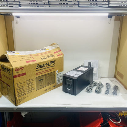 APC Smart-UPS 750 SMT750I 750VA 500W LCD UPS 230V USB Serial Cables