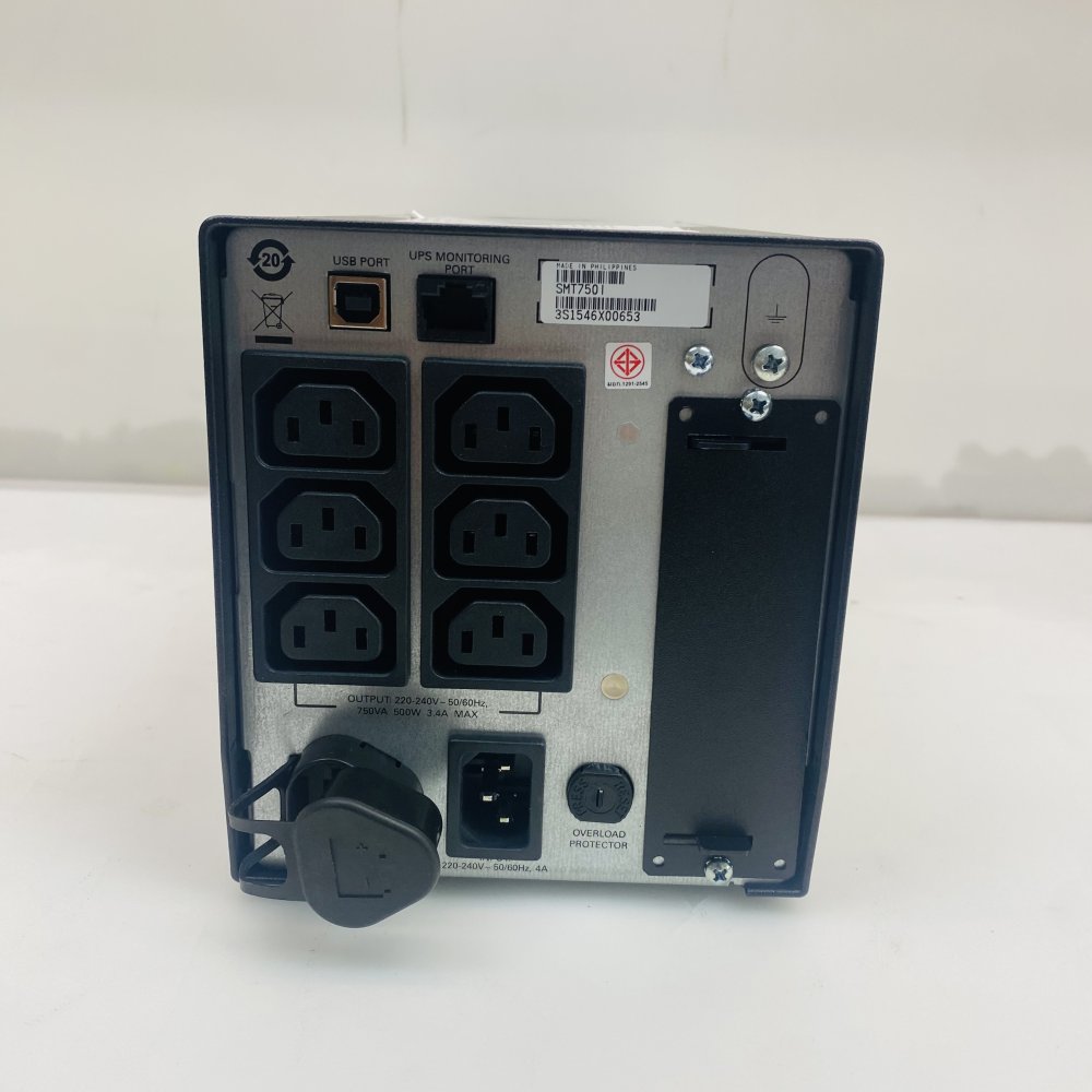 APC Smart-UPS 750 SMT750I 750VA 500W LCD UPS 230V USB Serial Cables