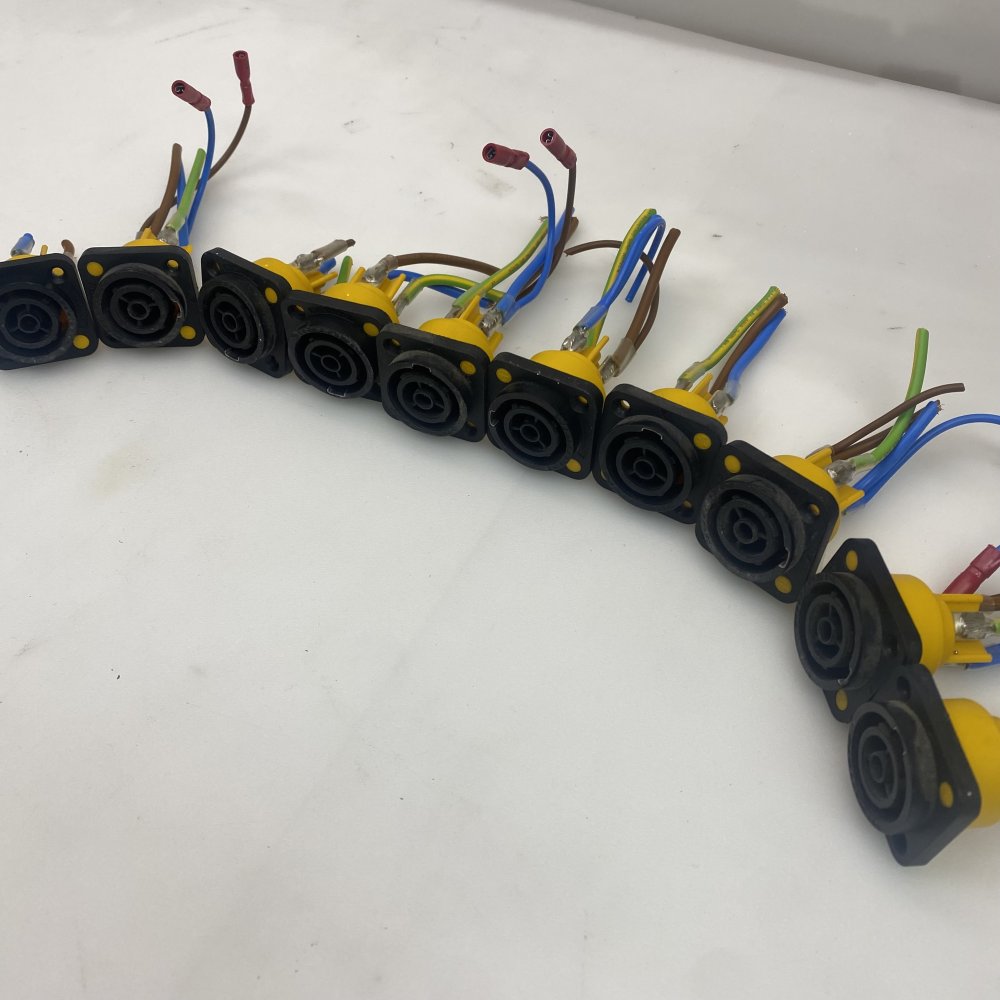 Neutrik NAC3FPX Powecon Tru1 Appliance Outlet Connector Flat Tab Terminals 10x
