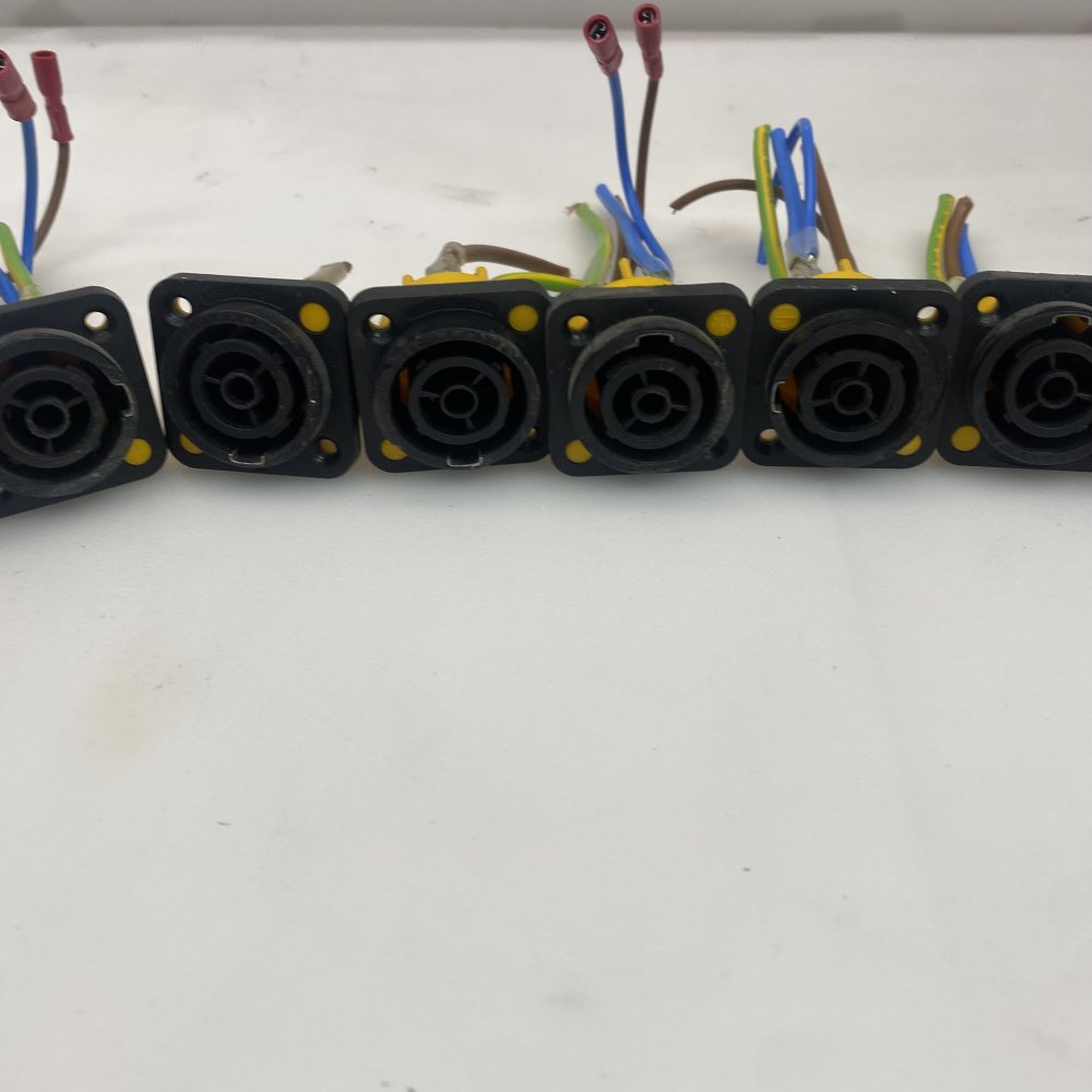 Neutrik NAC3FPX Powecon Tru1 Appliance Outlet Connector Flat Tab Terminals 10x