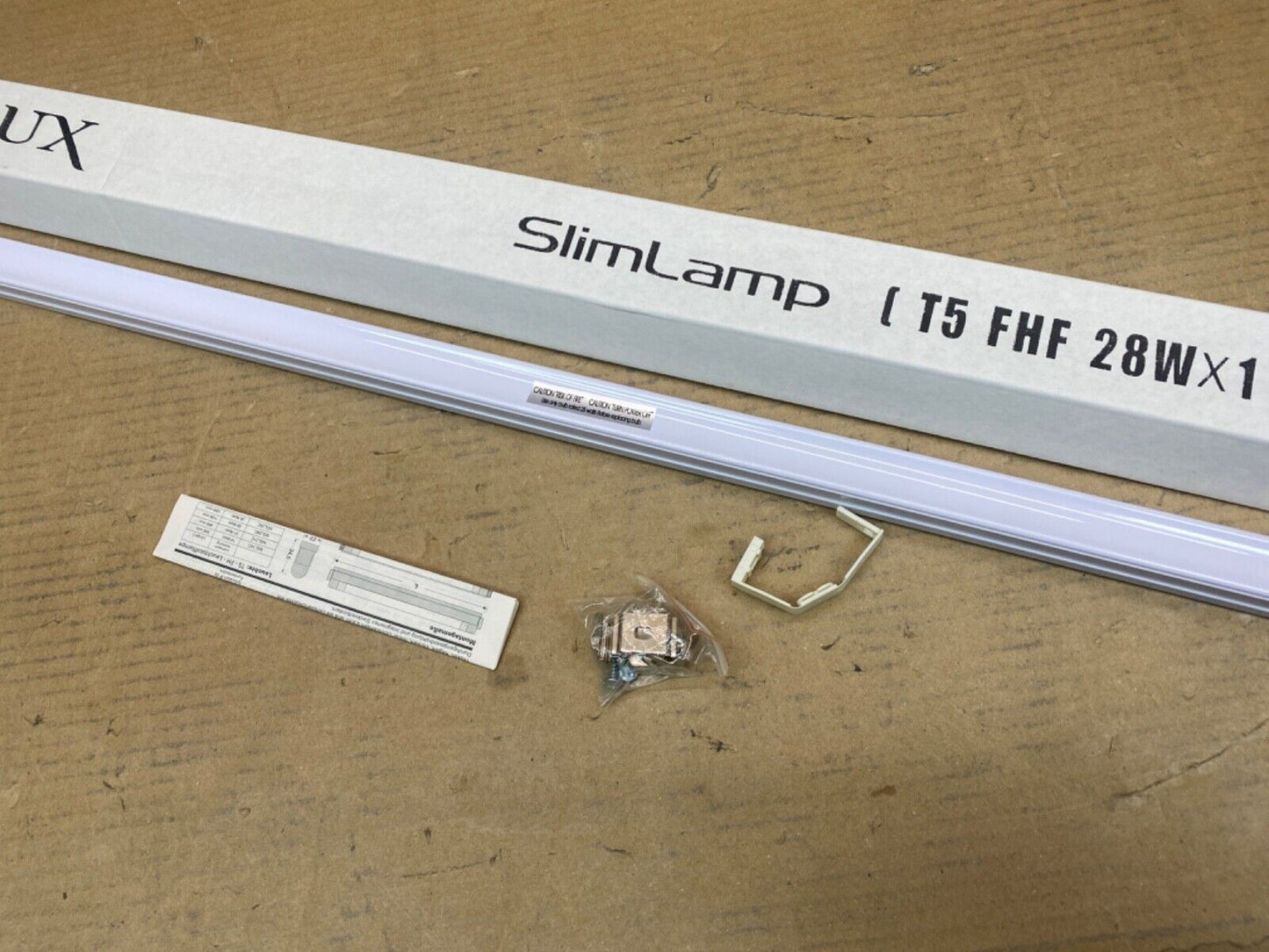 Feelux SlimLamp T5 FHF 28W Fluorescent Lights 25x Energy-Efficient Tubes