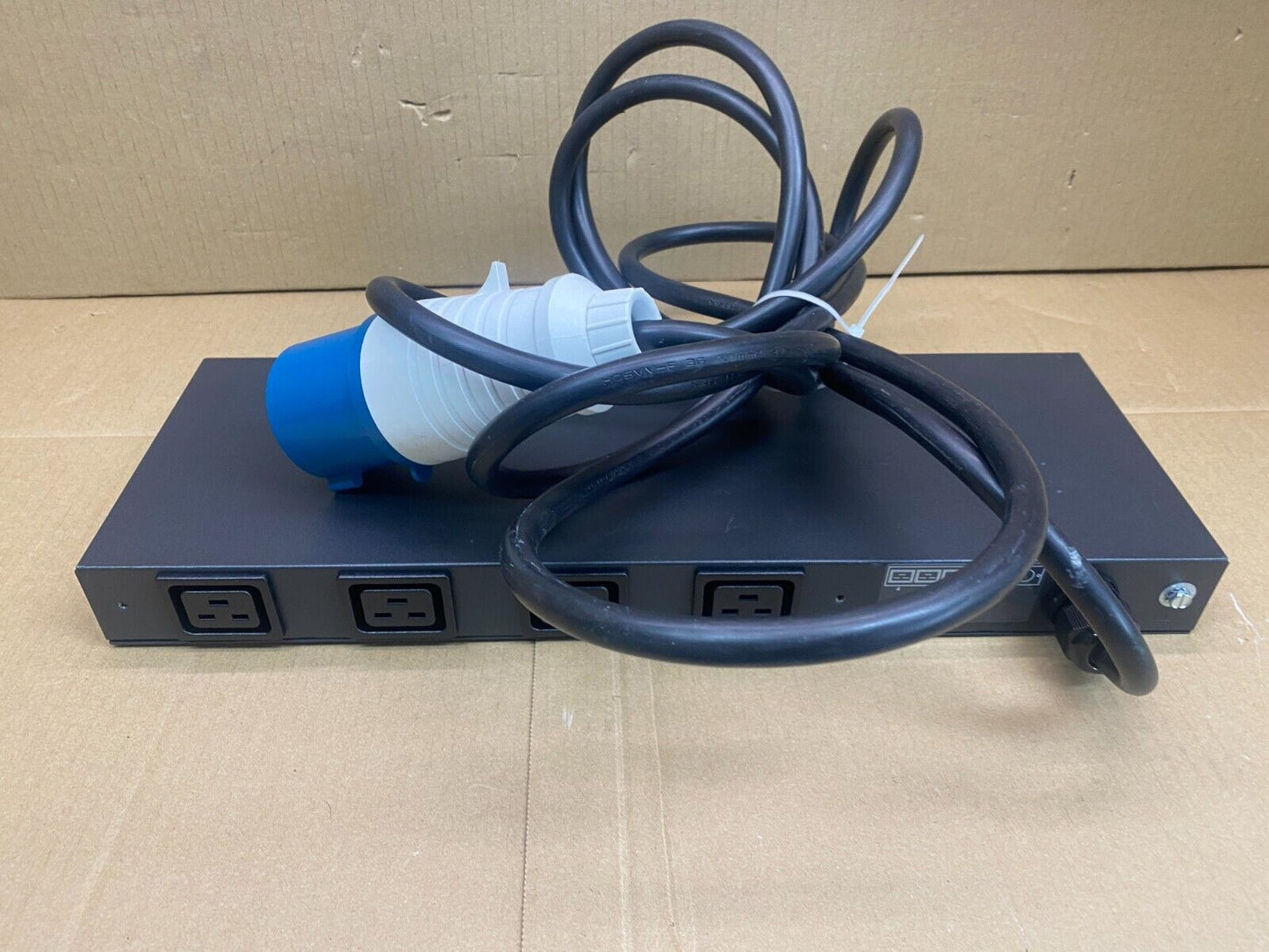 HP Modular PDU Control Unit EO4502 32A 4x C19 200-240V 0U/1U Rack Power