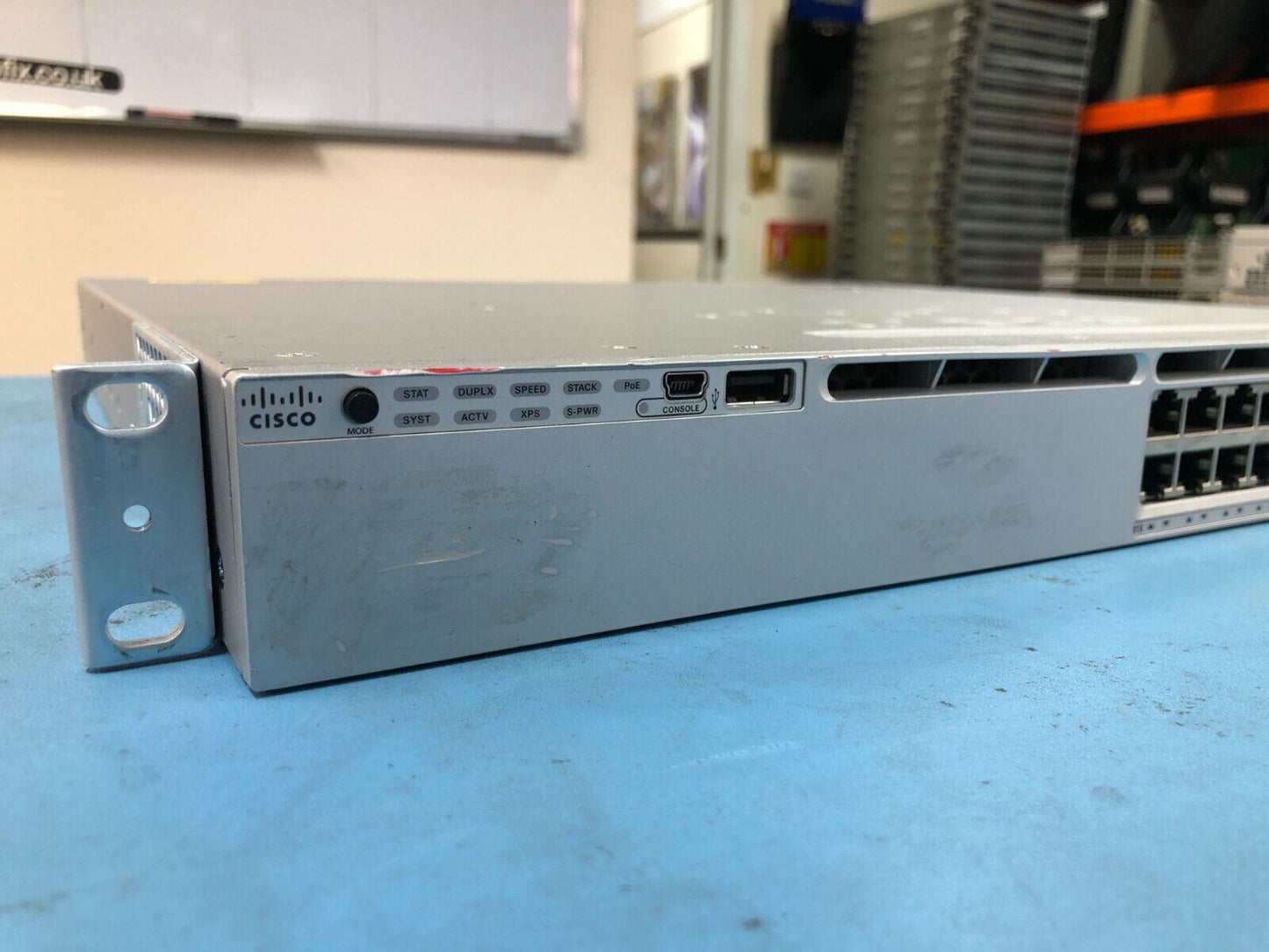 Professional Ethernet Switch Cisco Catalyst 3850 24-Port PoE UPOE, DNA, 10Gbps