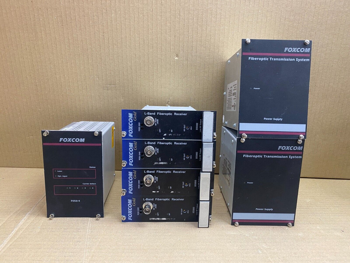 Foxcom 8-Slot Rackmount Chassis w/ 4x Gold L-Band Receivers 85080 Used