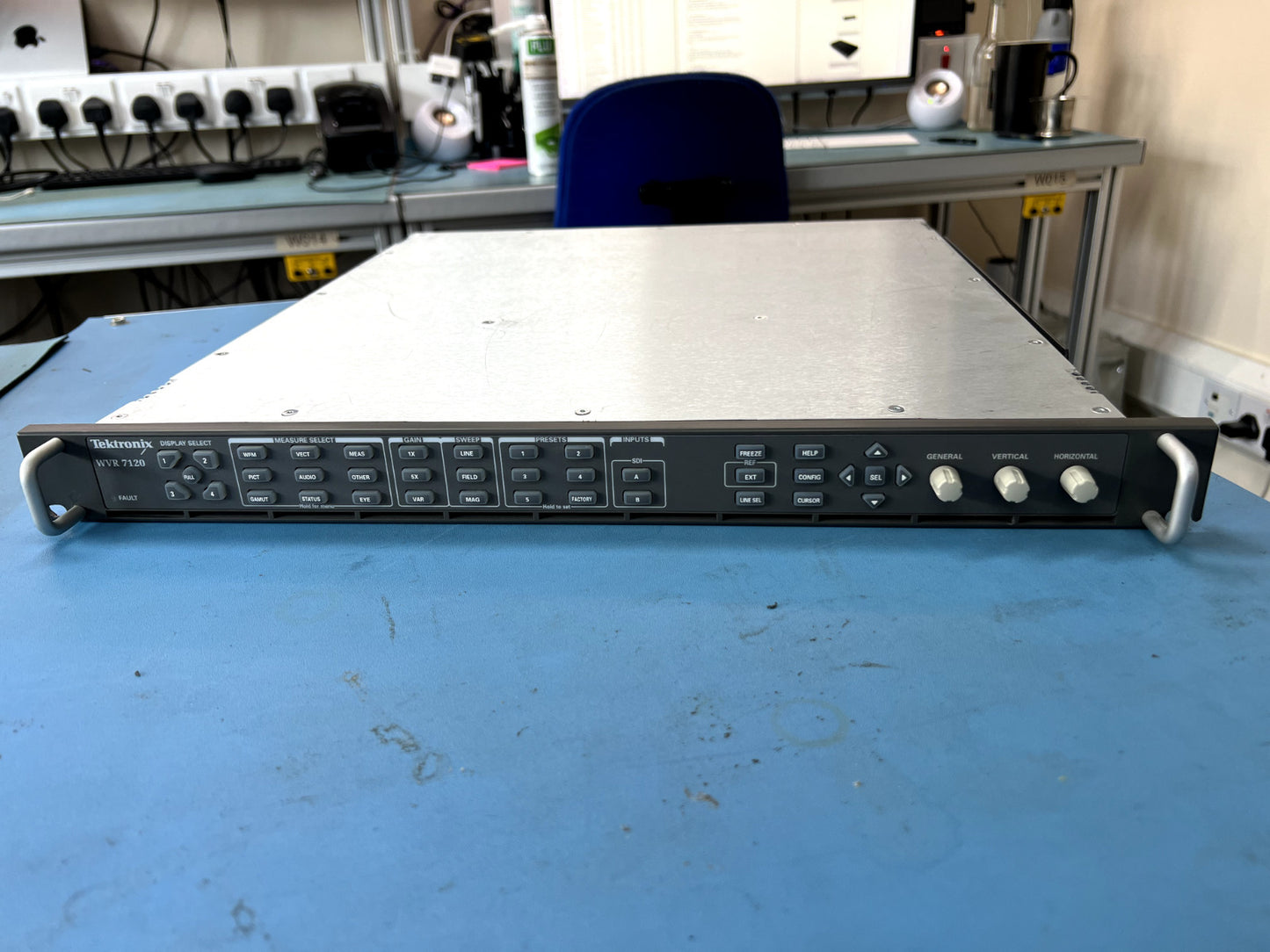 Broadcast SD HD Waveform Rasterizer Tektronix WVR7020 SDI HDMI 1080p Monitor