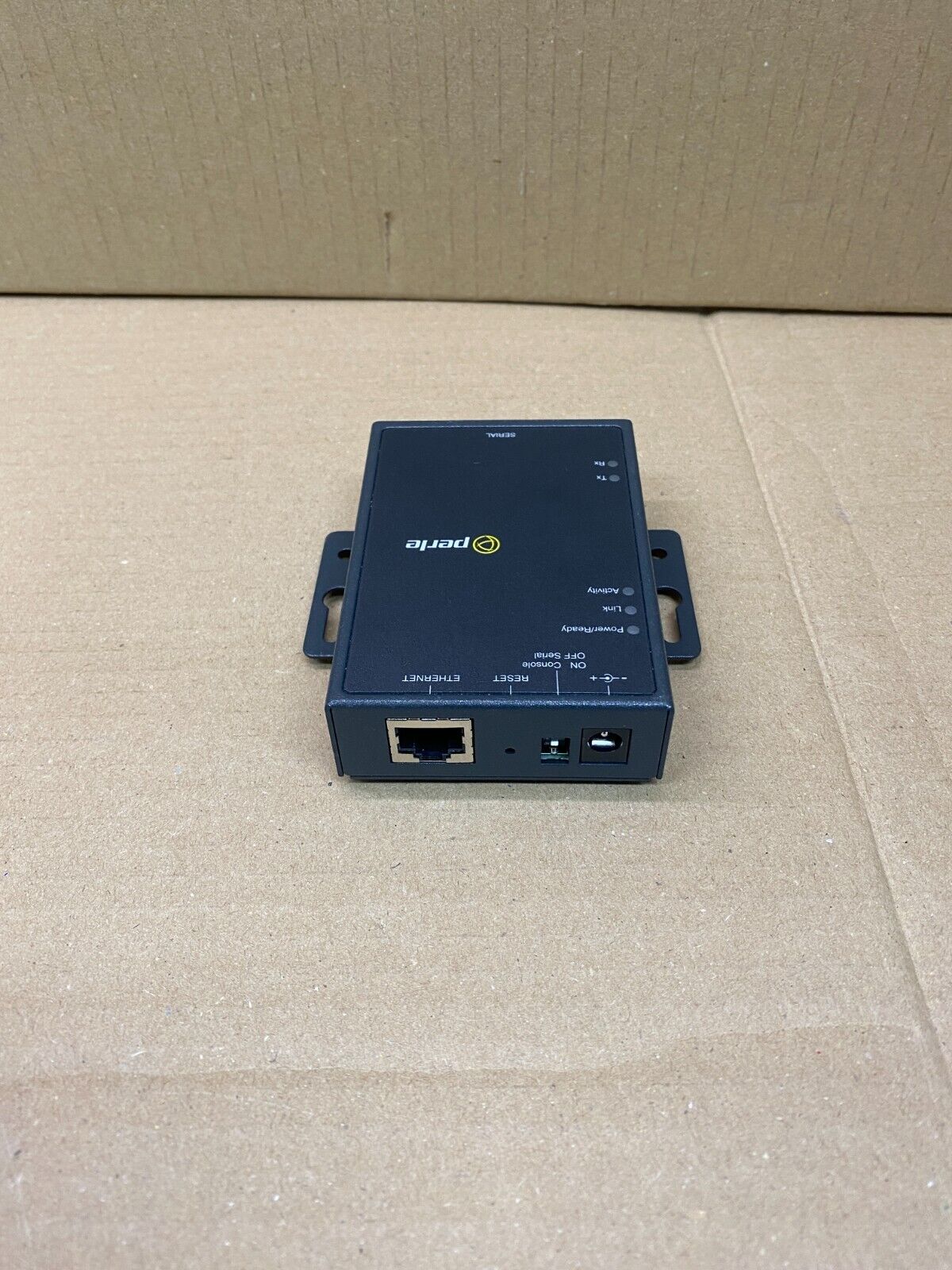 Secure Gigabit Ethernet Device Server Perle IOLAN SDS1 1 Port Industrial