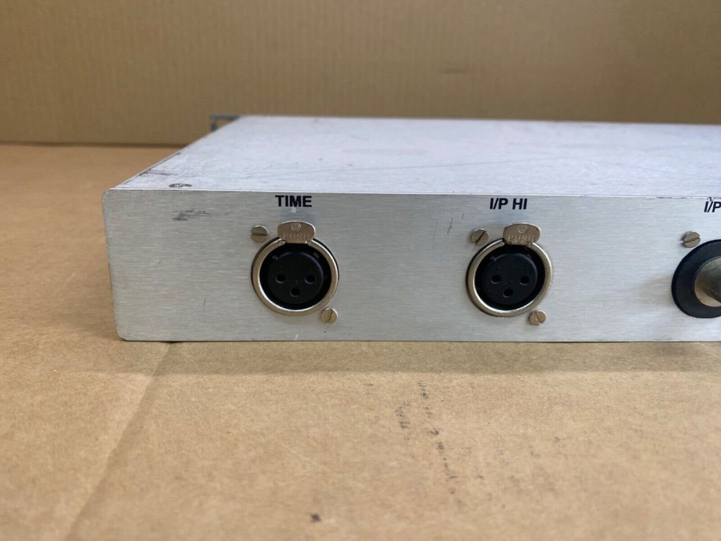 Broadcast Precision Sync Pulse Distributor F102 Ethernet Rack-Mount