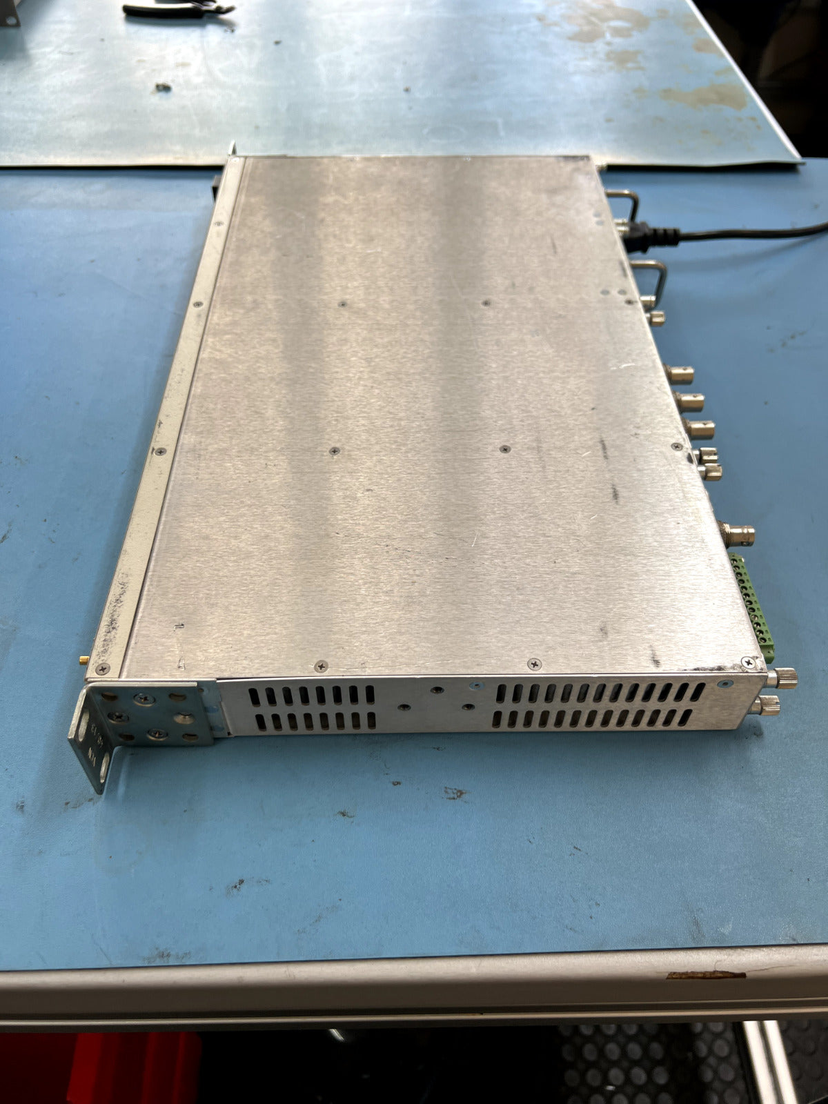 Professional DigiLink DL4000 Media Platform Chassis 4-Slot Fiber Hub