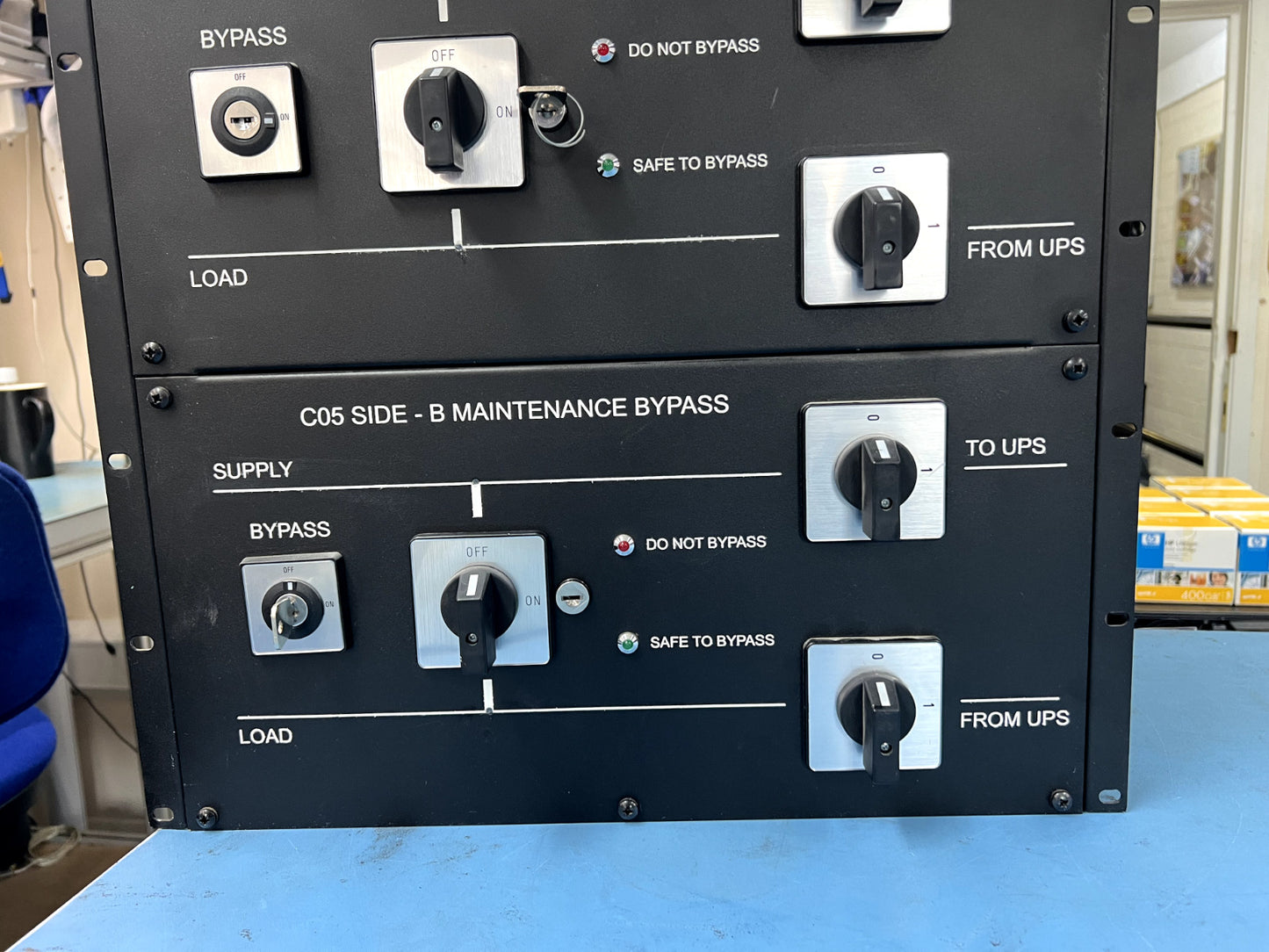 Dual-Side Rack-Mount UPS Bypass Panel, Enhanced Power Distribution