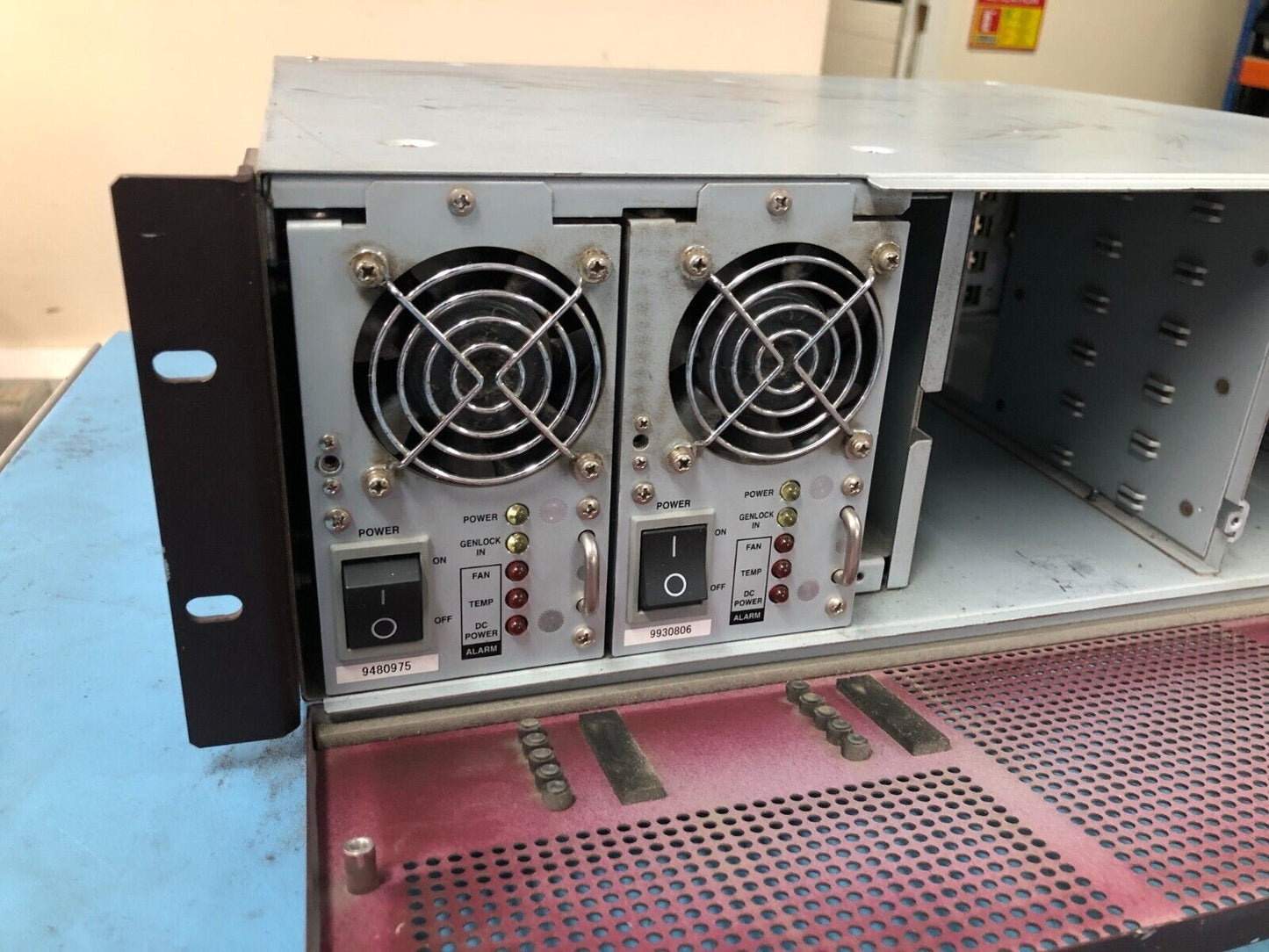 Broadcast Universal Frame 3RU, FOR-A UF-112, SDI, HDMI, Rack-Mount System