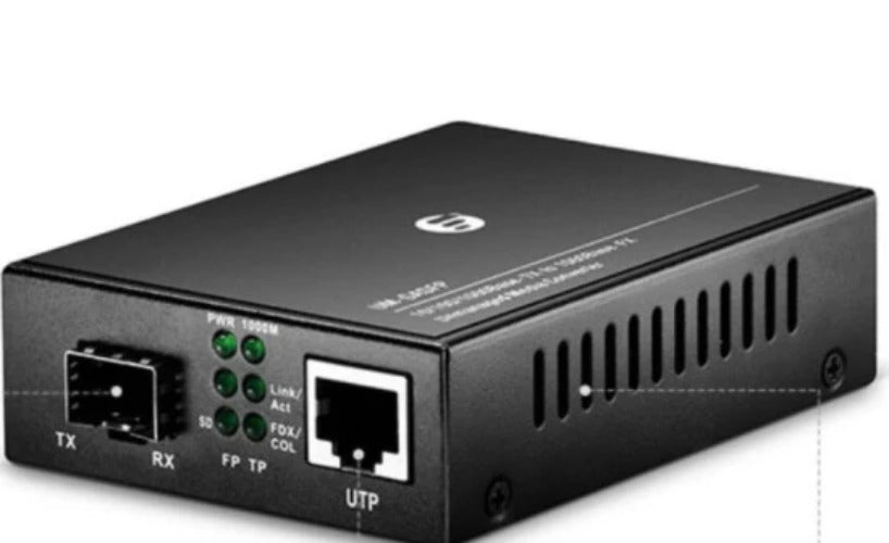 Unmanaged Ethernet Media Converter with Gigabit SFP UM-GASFP