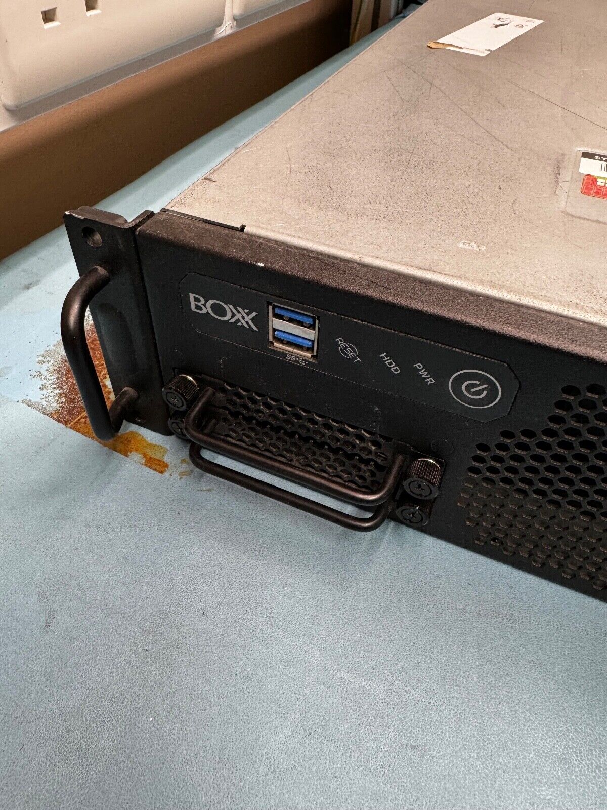 High-Performance Render Server, 16GB RAM, 500GB SSD, Rack-Mount, 4K-ready