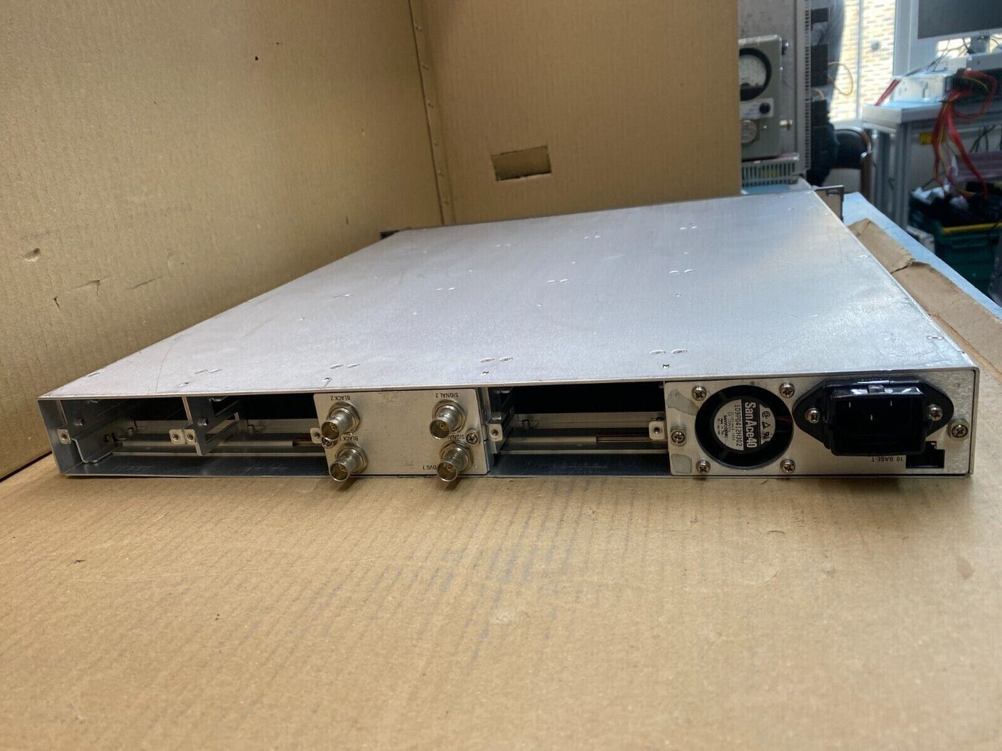 Broadcast Multi-Format SD HD 3G Signal Generator Tektronix TG700 SDI