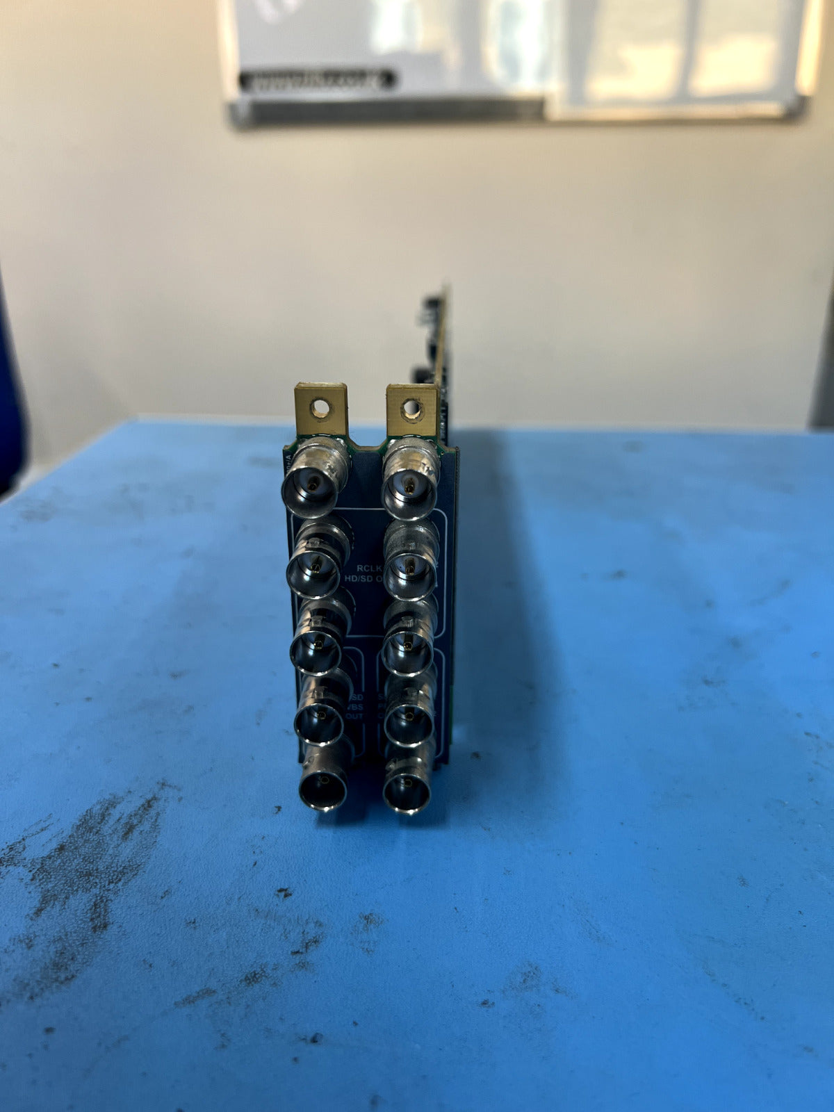 Broadcast SDI Down Converter Reclocking Amp Harris HDC6800 CE708 HD-SD