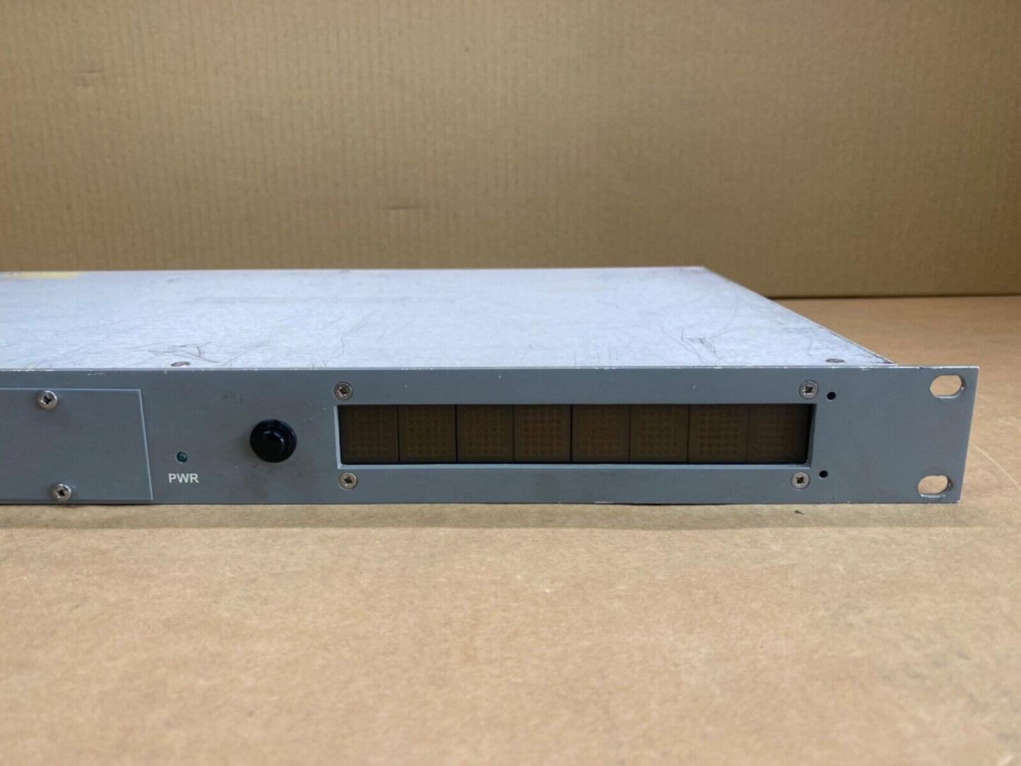 Broadcast Precision Sync Pulse Distributor F102 Ethernet Rack-Mount