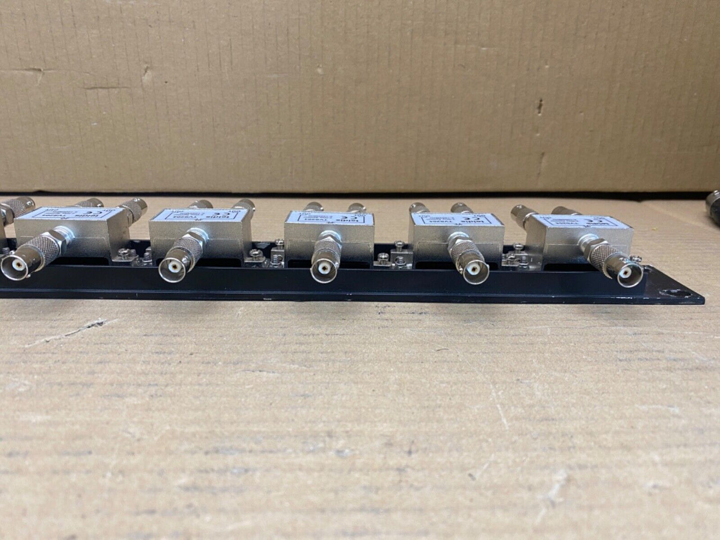 Durable 2-Way TV Cable Splitter 5-1000MHz Low Signal Loss Coaxial