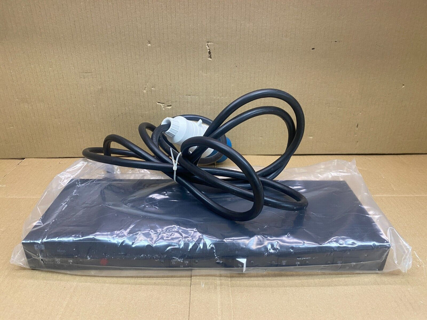 HP Modular PDU Control Unit EO4502 32A 4x C19 200-240V 0U/1U Rack Power