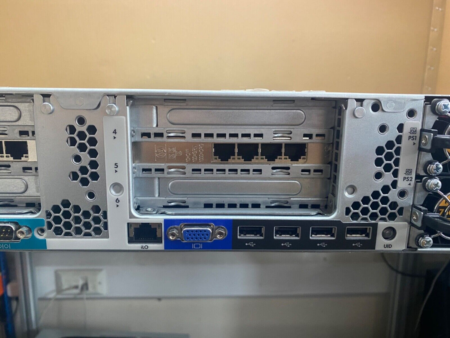 Server HP Proliant DL380p Gen 8, E5-2665 2.40GHz, 128GB RAM, Rack-Mount