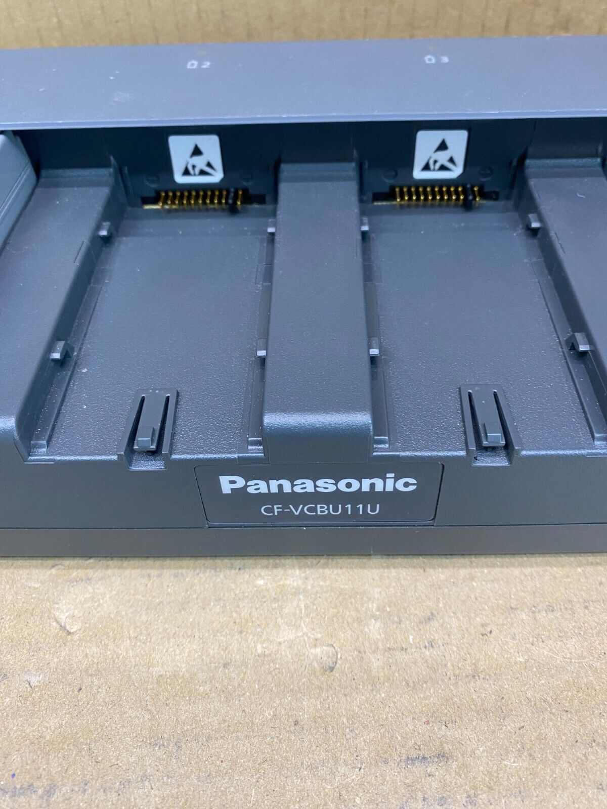 Panasonic Battery Charger Professional , 4 Bay  CF-VCBU11U, Rechargeable