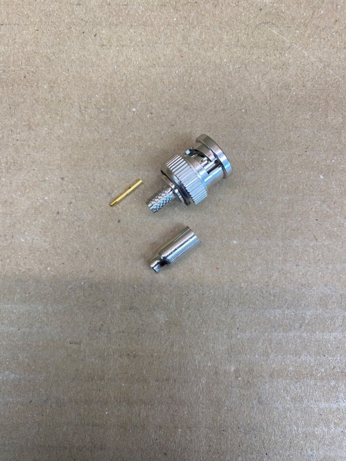Broadcast BNC Connector, 75Ω Amphenol RF Plug Cable Mount, Crimp, 100x